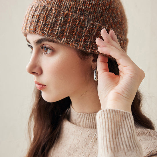 COMOBOCA Coffee 100% Cashmere Ribbed Knit Beanie