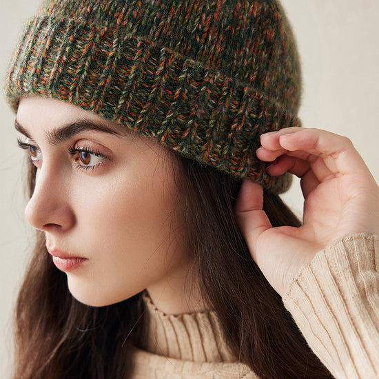 COMOBOCA Green 100% Cashmere Ribbed Knit Beanie