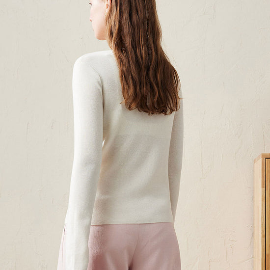 COMOBOCA 100% Wool Women's V-Neck With Pearl Accents Sweater