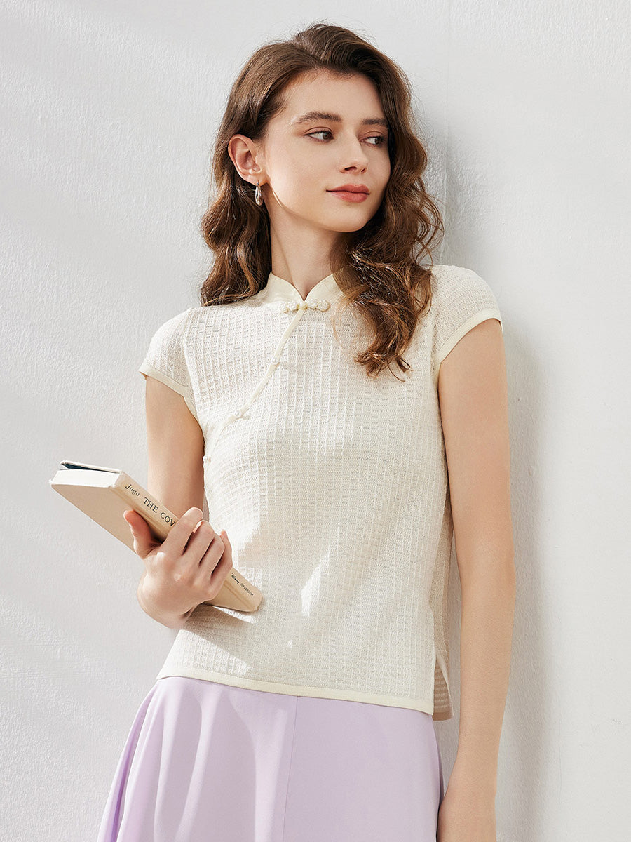 COMOBOCA Cloudy Women's Textured Pearl Accents Blouse
