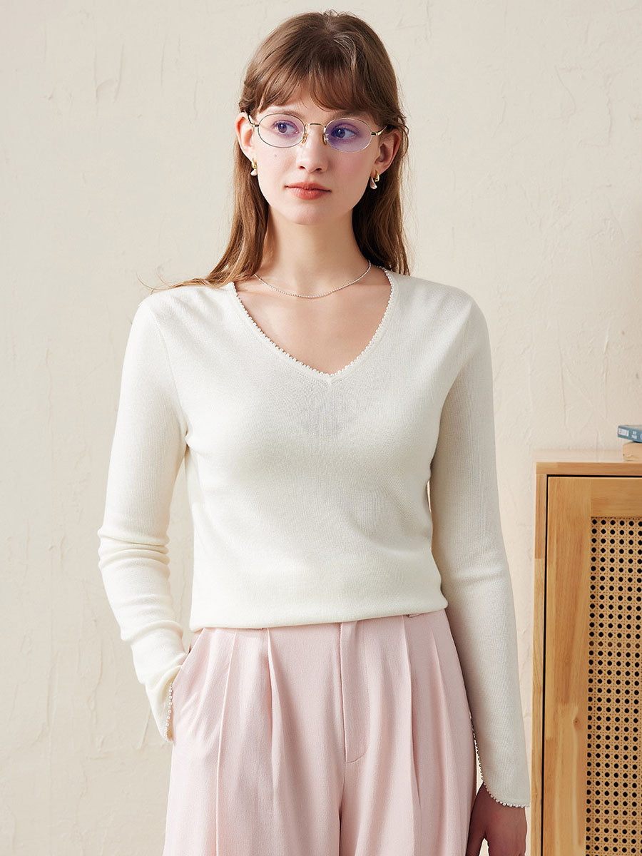 COMOBOCA White 100% Wool Women's V-Neck With Pearl Accents Sweater