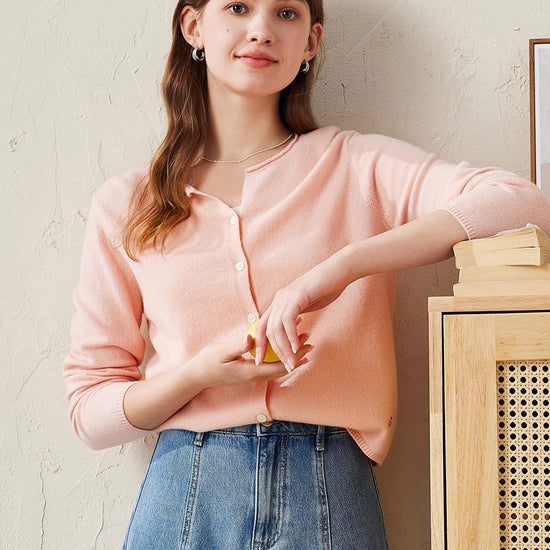 COMOBOCA Rose Pink 100% Wool Women's V-Neck Button Up Cardigan