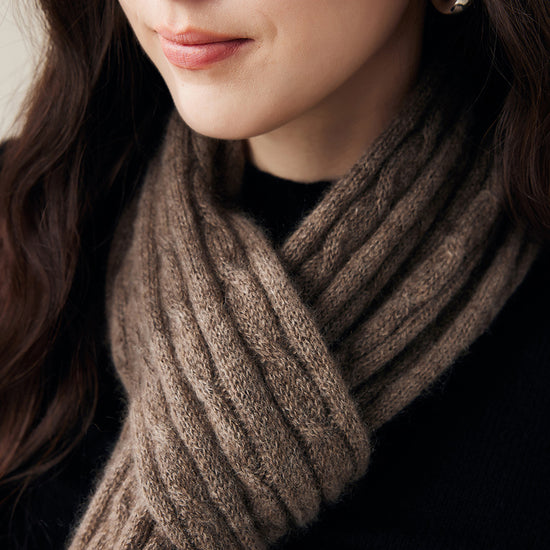 COMOBOCA 100% Cashmere Classic Cable Knit Scarf
