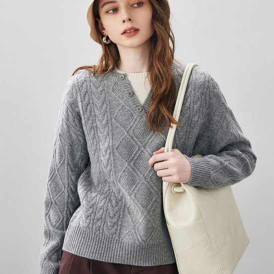 COMOBOCA Light Gray 100% Wool Women's V-Neck Cable Knit Sweater