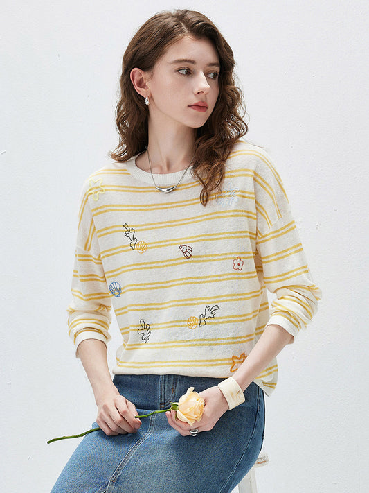 Women's Round Neck Linen Knit Top With Embroidery