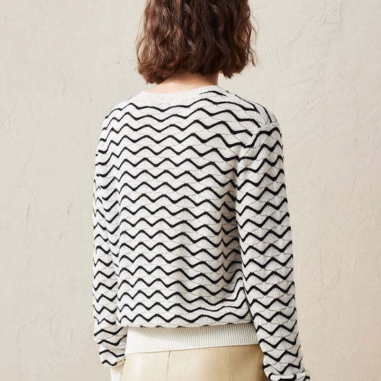 COMOBOCA 100% Cashmere Women's Wave Pattern Knit Sweater