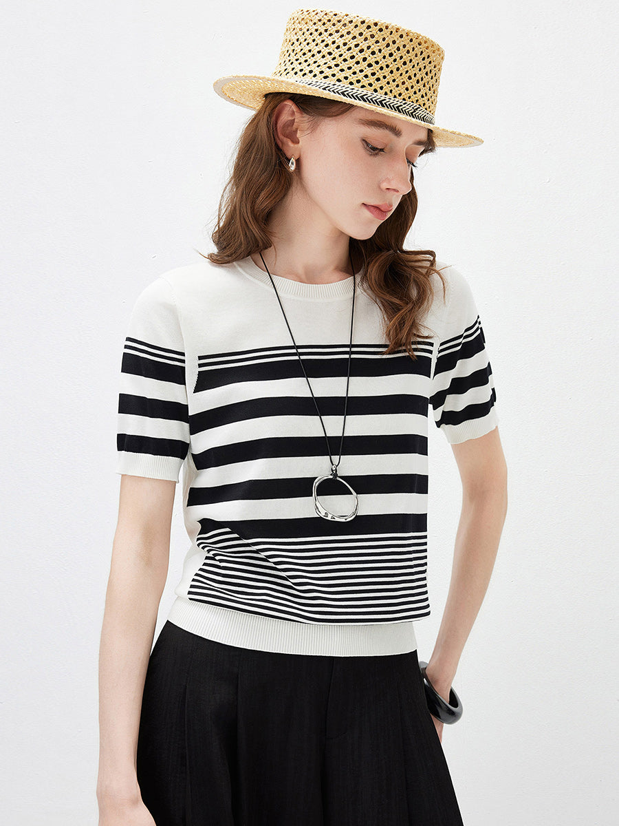 COMOBOCA Women's Contrast Stripe Knit T-Shirt